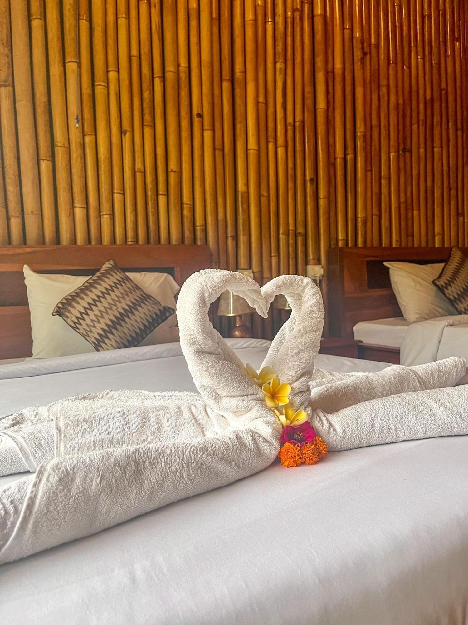 Lumbung Ayu Sari And Spa Сидемен Екстериор снимка