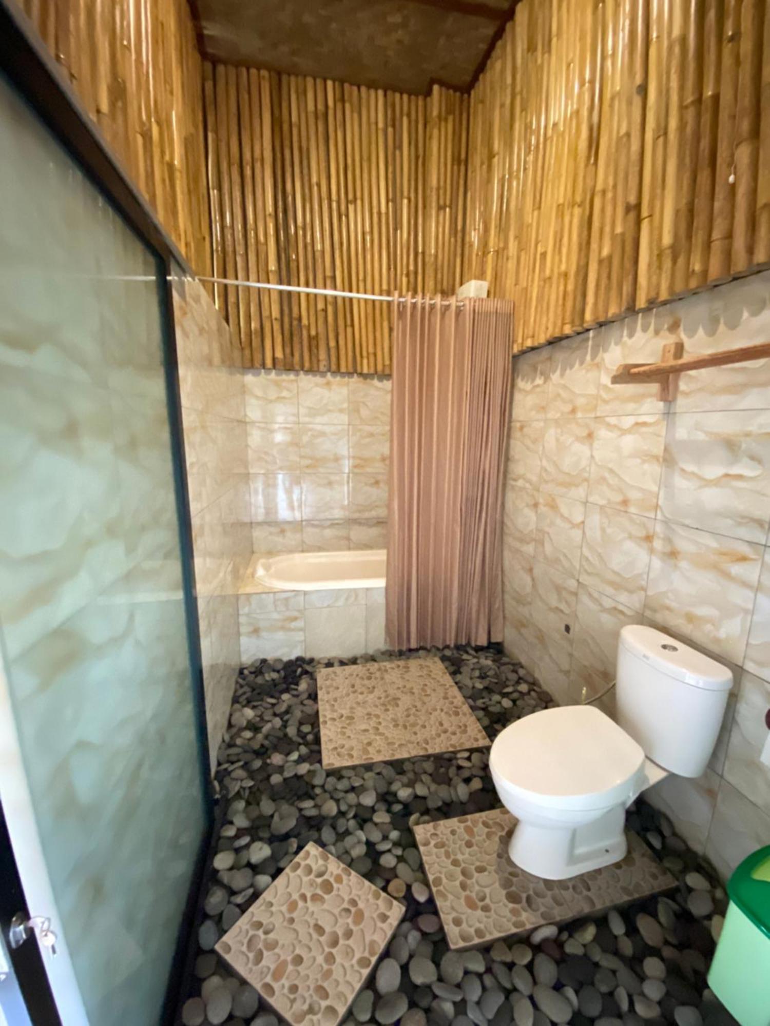 Lumbung Ayu Sari And Spa Сидемен Екстериор снимка