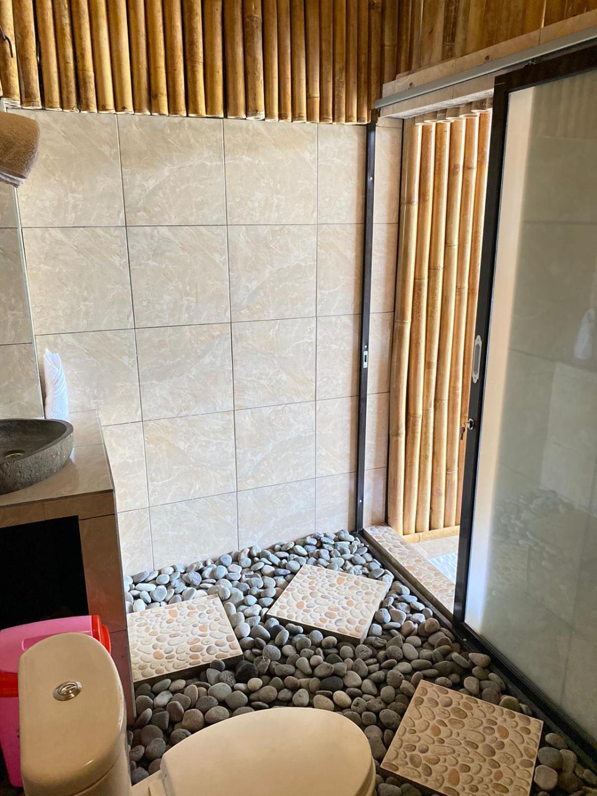 Lumbung Ayu Sari And Spa Сидемен Екстериор снимка