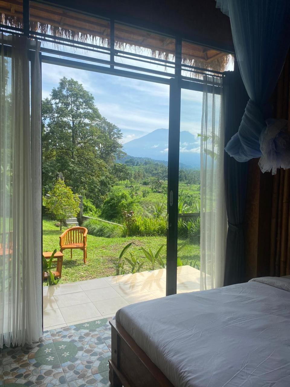Lumbung Ayu Sari And Spa Сидемен Екстериор снимка